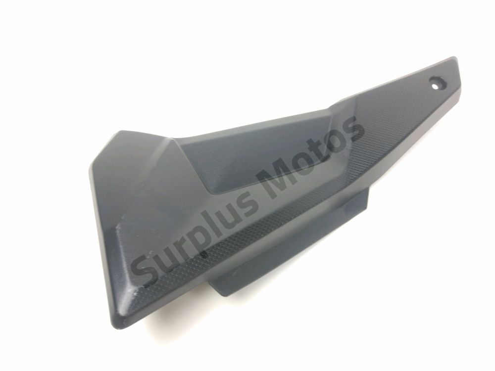 CACHE LATERAL GAUCHE