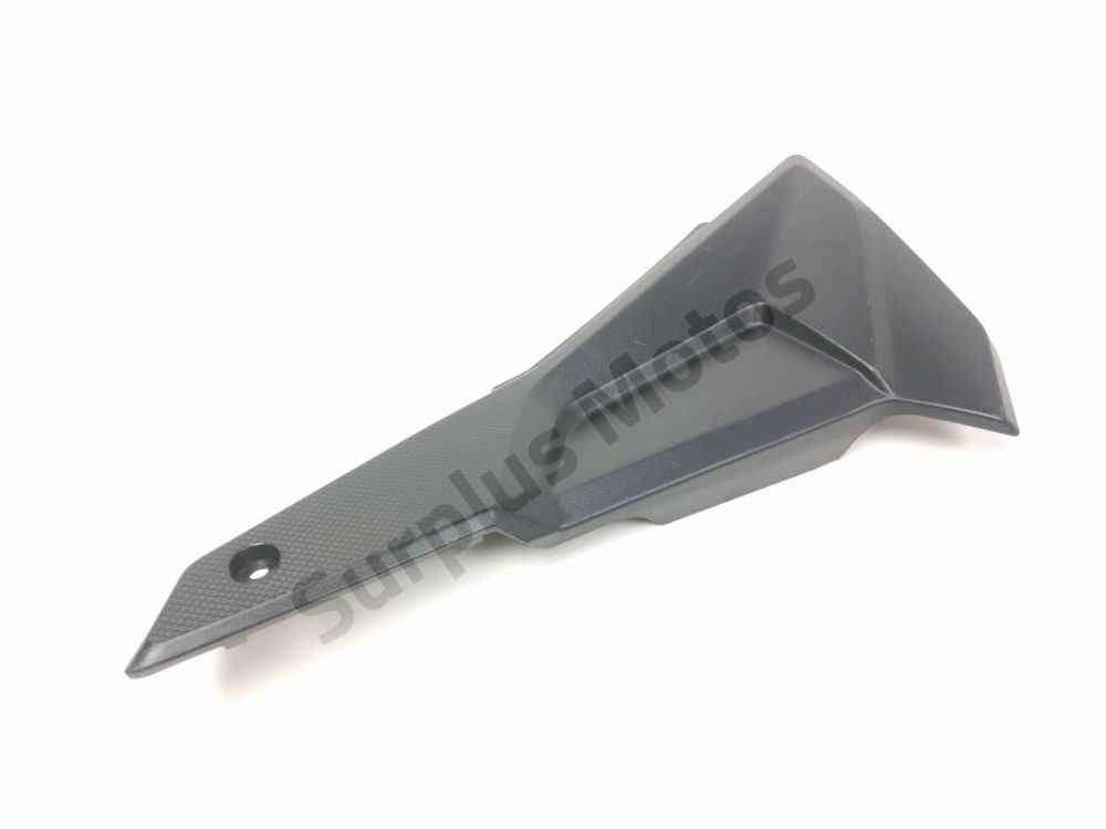 CACHE LATERAL GAUCHE