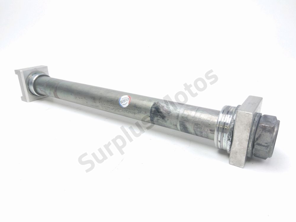 AXE DE ROUE ARRIERE