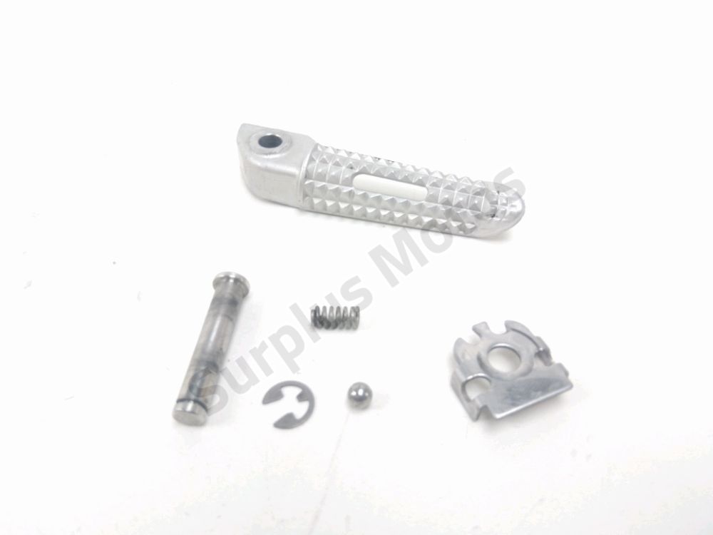 Repose pieds arriere droit