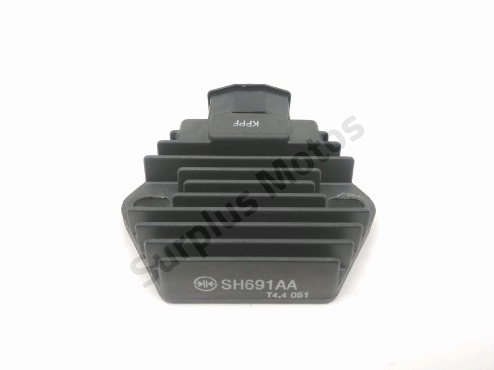 REGULATEUR DE TENSION