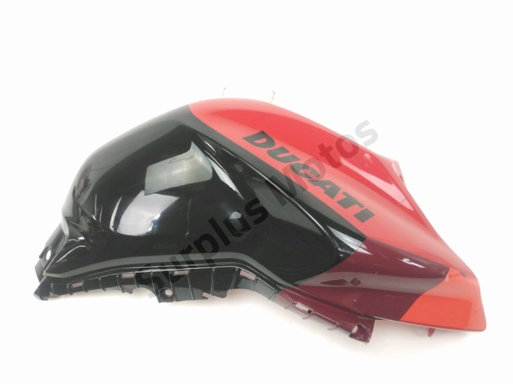 Carenage avant droit