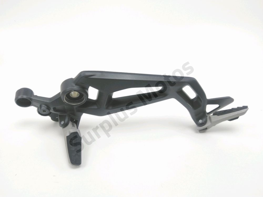 Platine avant gauche complete