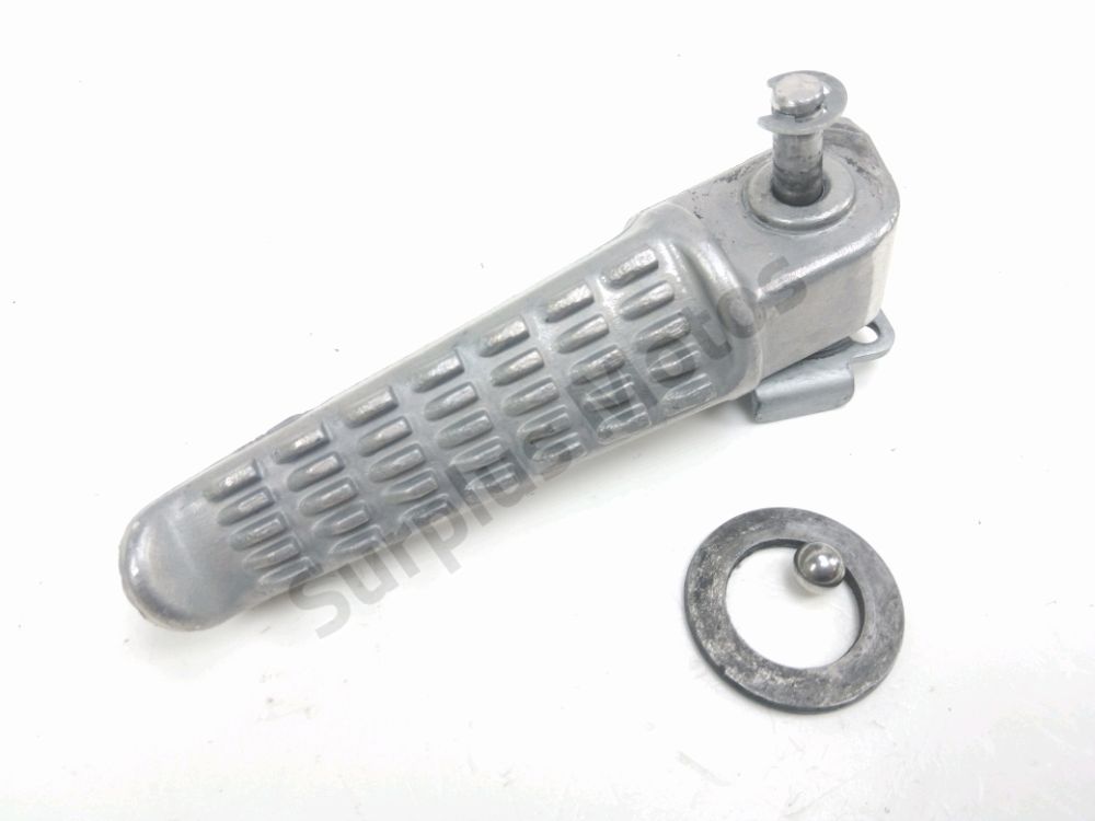 Repose pieds arriere gauche