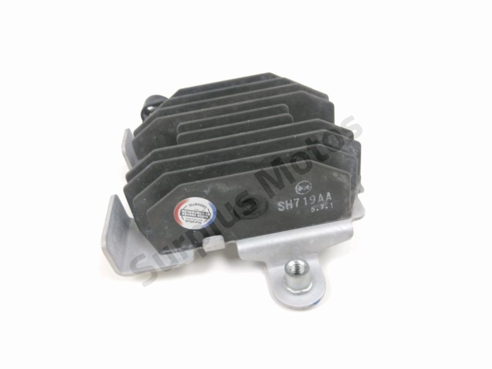 REGULATEUR DE TENSION