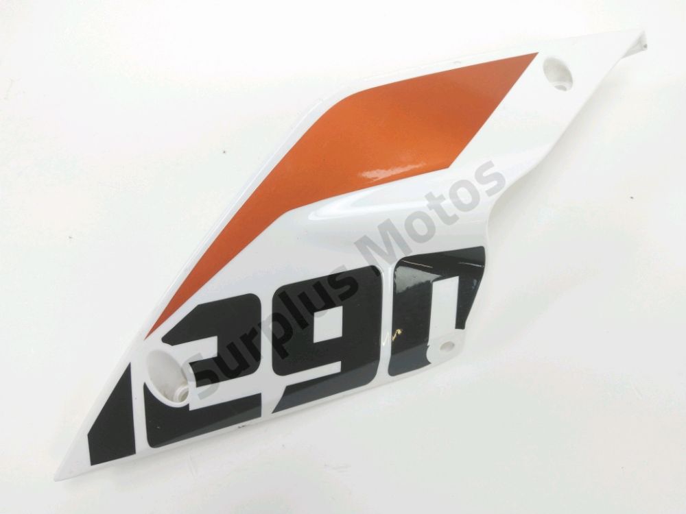 Carenage arriere droit