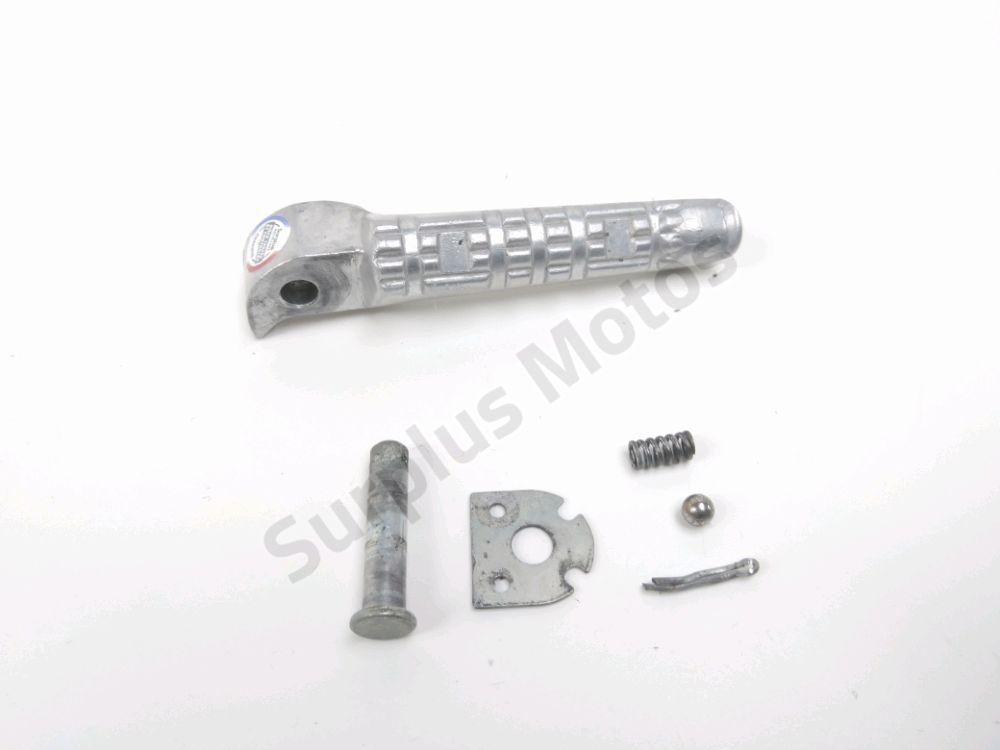 Repose pieds arriere gauche