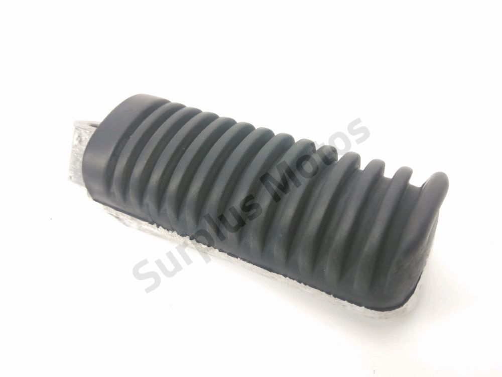 Repose pieds arriere droit