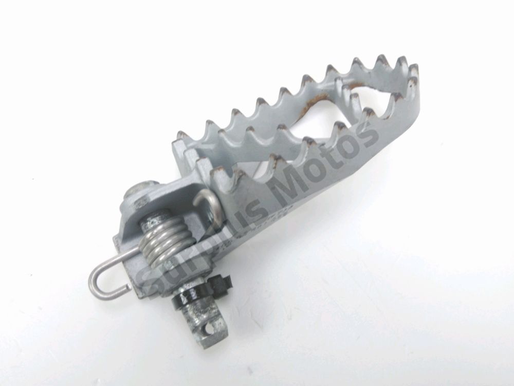 Repose pieds avant gauche