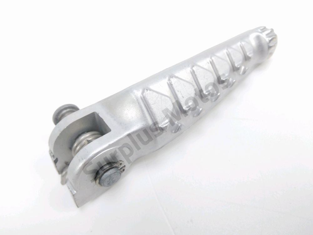 Repose pieds avant gauche