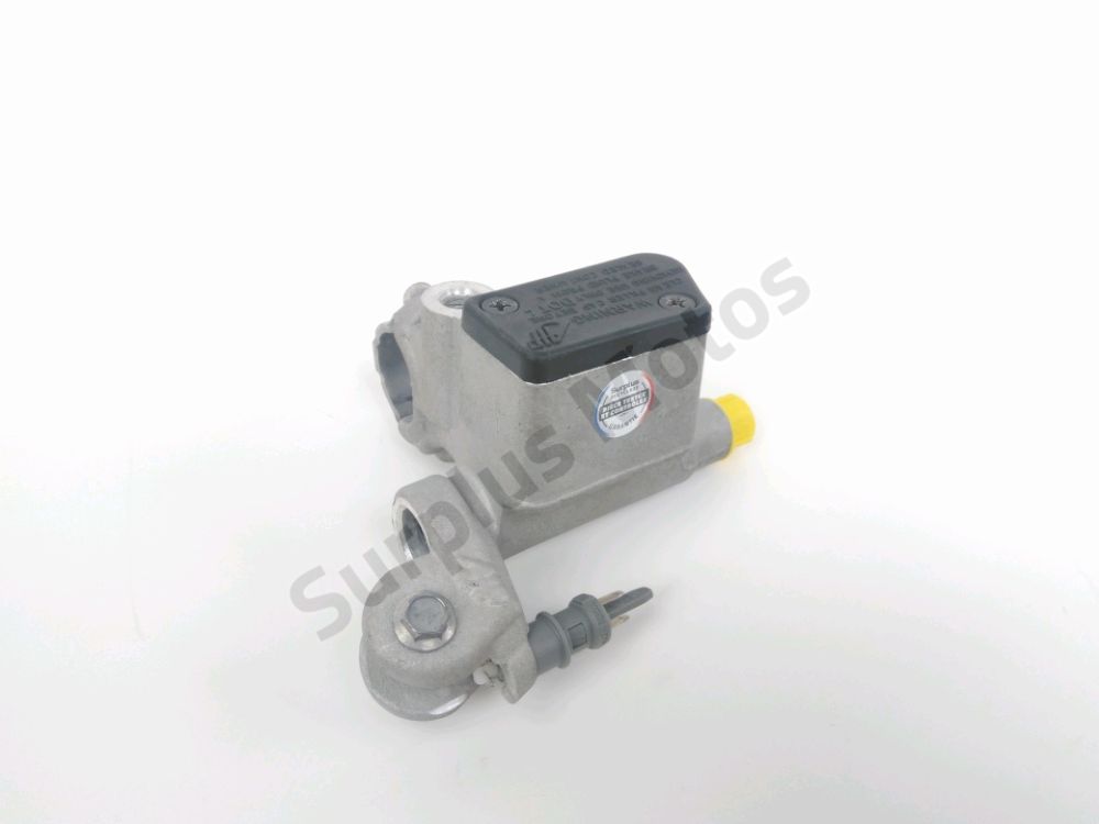 MAITRE CYLINDRE FREIN AV COMPLET