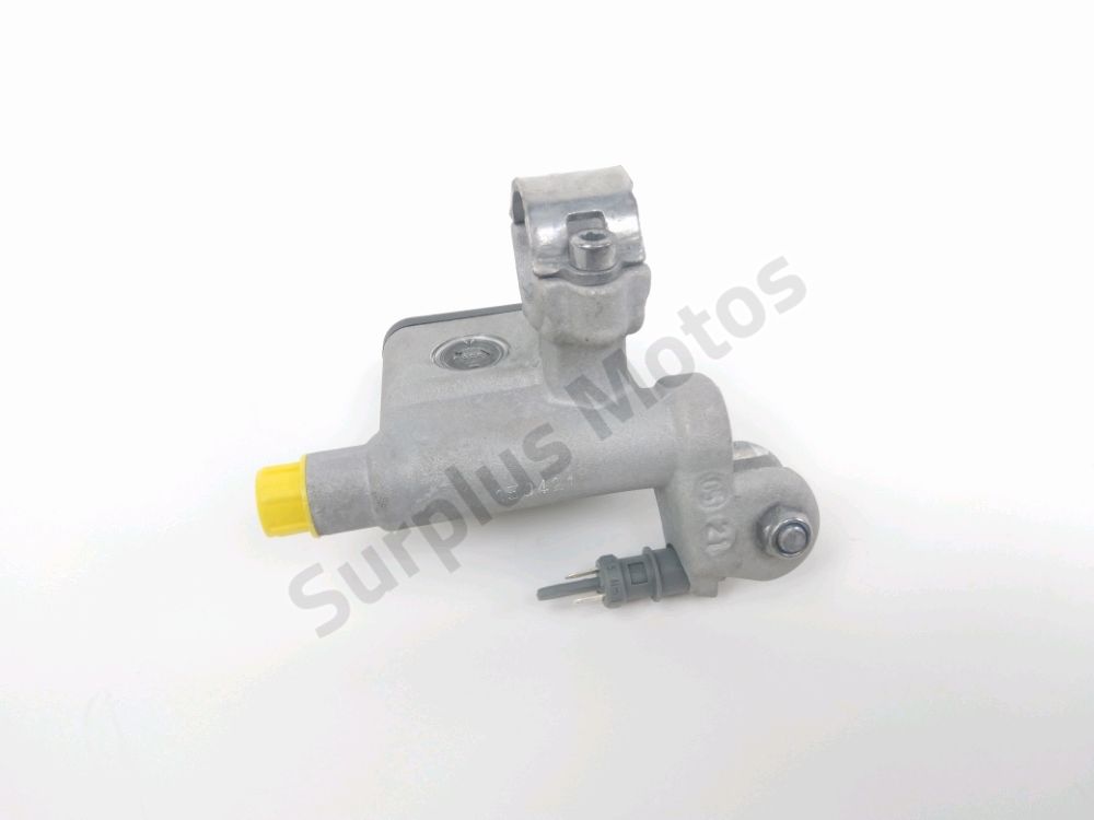 MAITRE CYLINDRE FREIN AV COMPLET