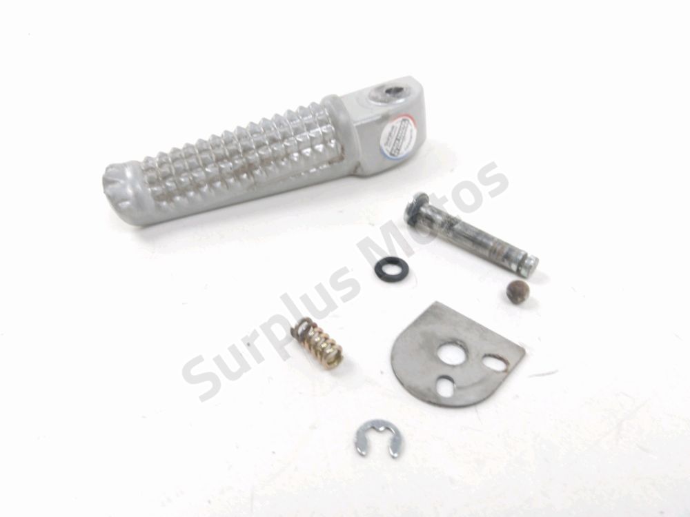 Repose pieds arriere gauche