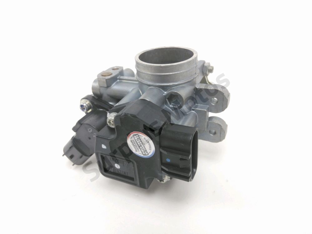 Corps d'injection droit