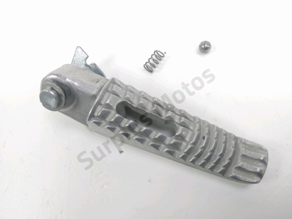 Repose pieds arriere gauche