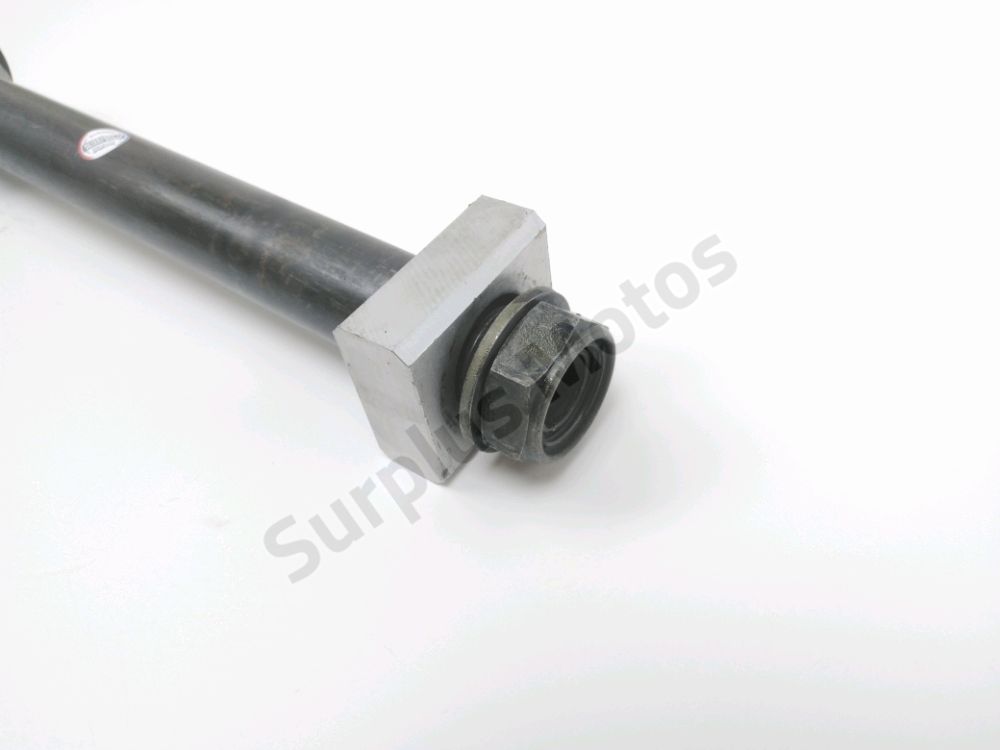 AXE DE ROUE ARRIERE