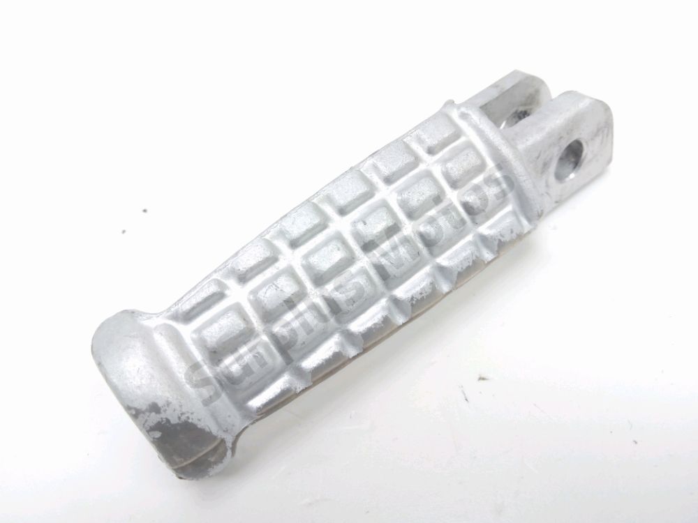 Repose pieds avant droit