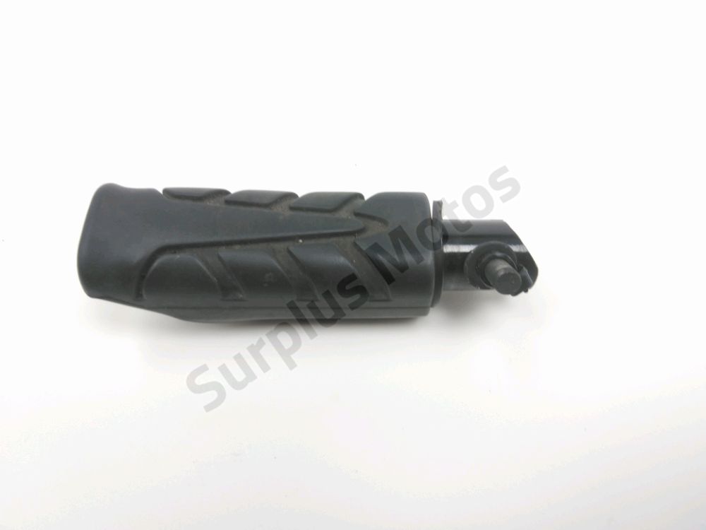 Repose pieds arriere droit