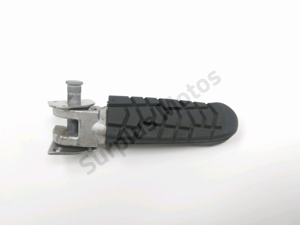 Repose pieds arriere droit