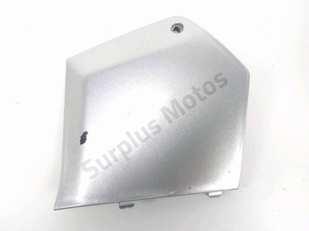 Cache lateral gauche