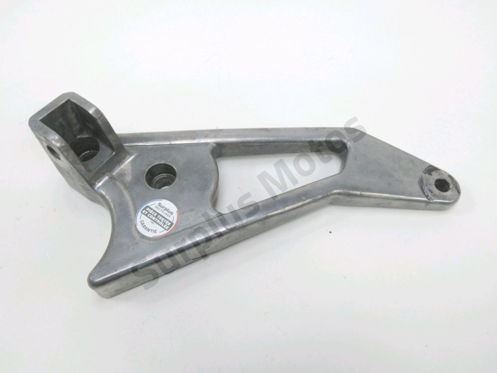 PLATINE AVANT DROITE