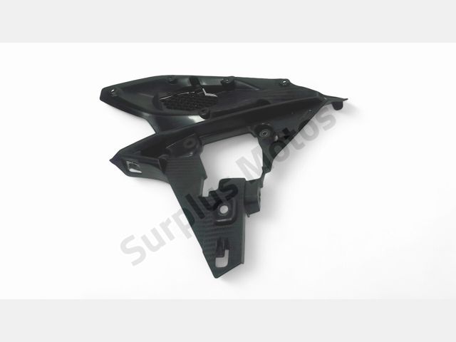 Sous face de carenage droit