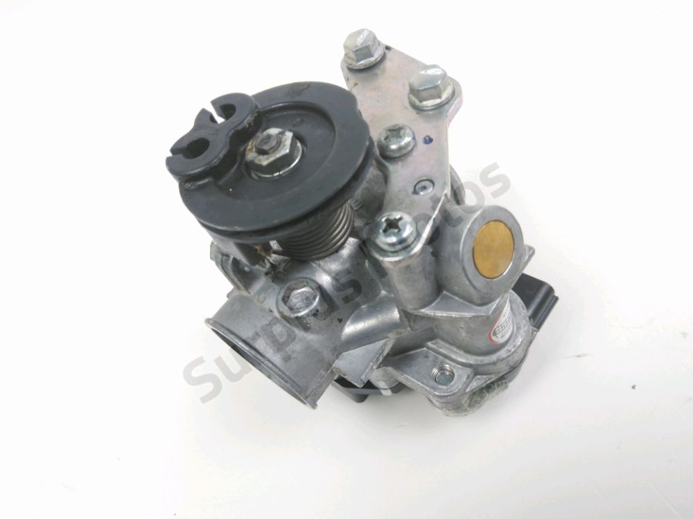 Corps d'injection droit