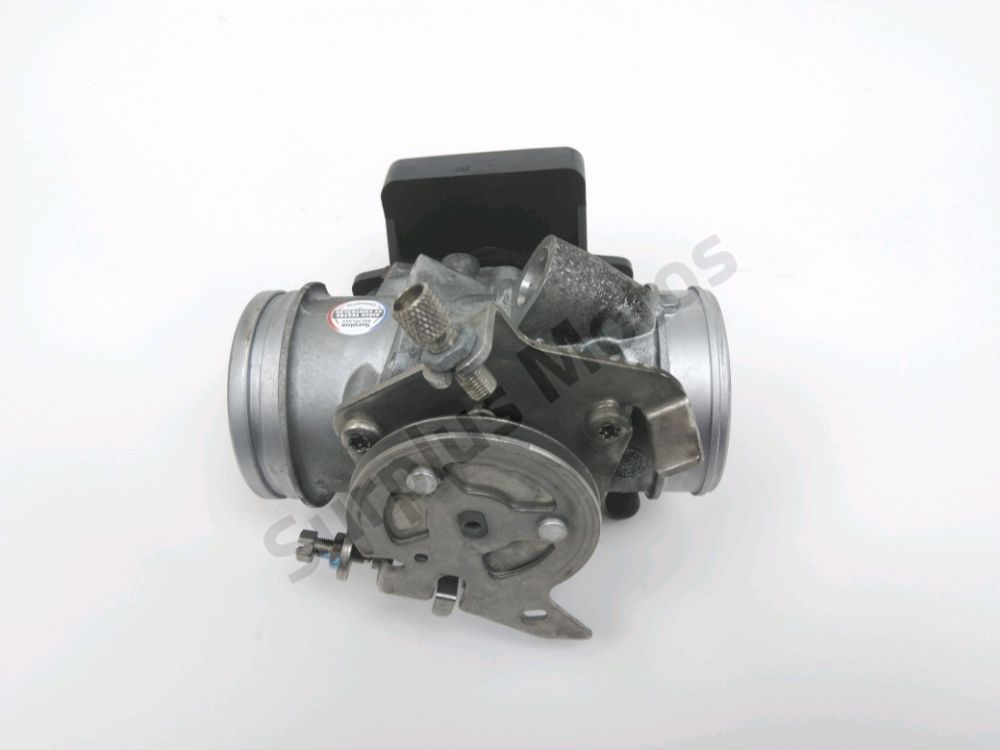 Corps d'injection droit