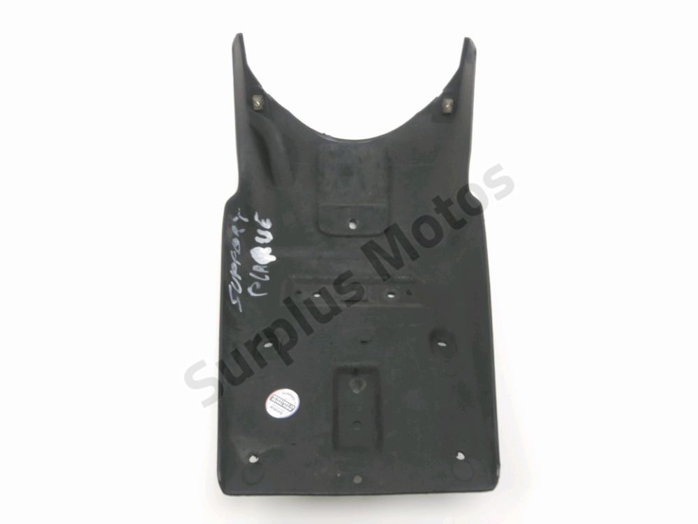 SUPPORT DE PLAQUE ET ECLAIRAGE