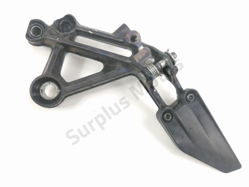 Platine avant droite