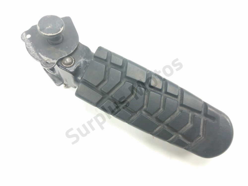 Repose pieds arriere droit