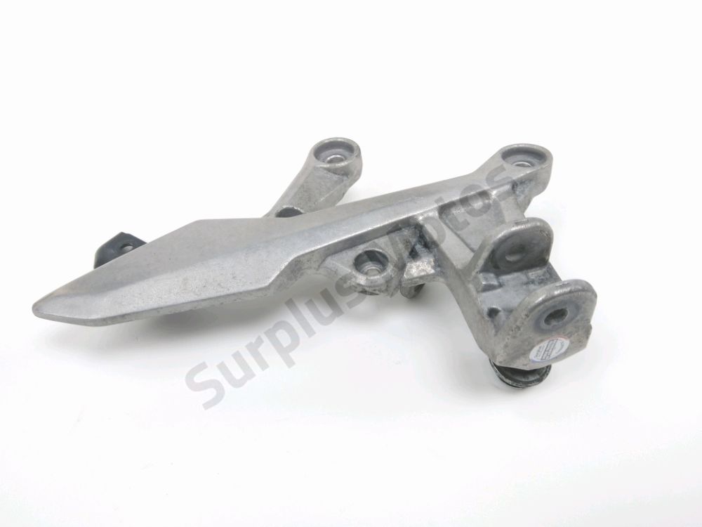 Platine avant droite