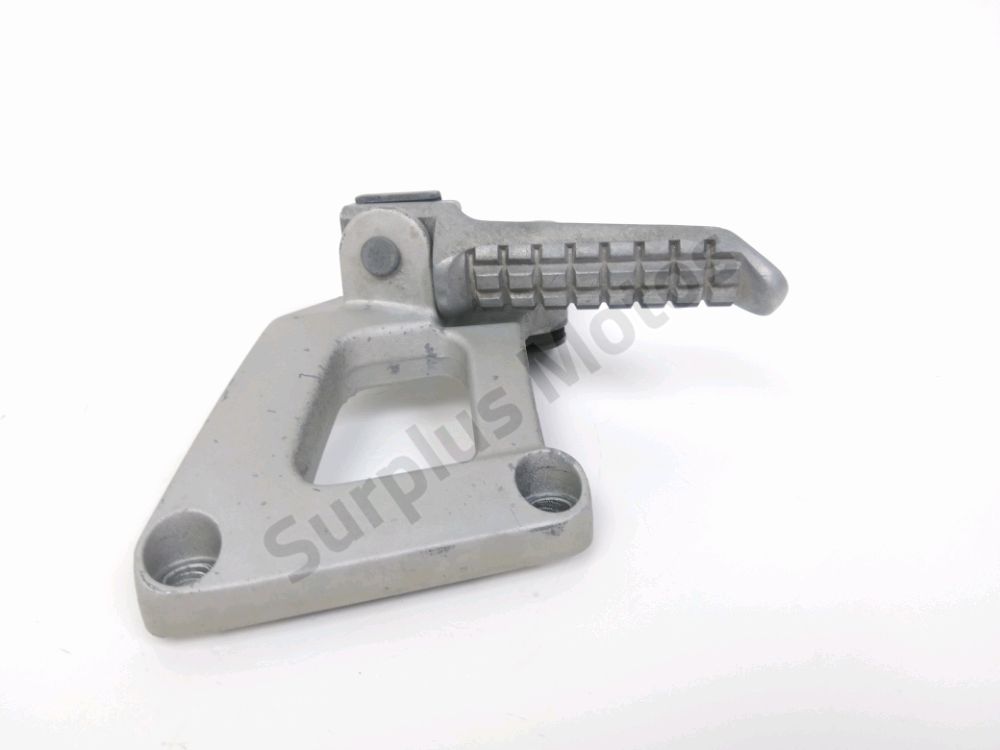 Platine et repose pieds arriere droit