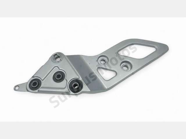 PLATINE AVANT DROITE