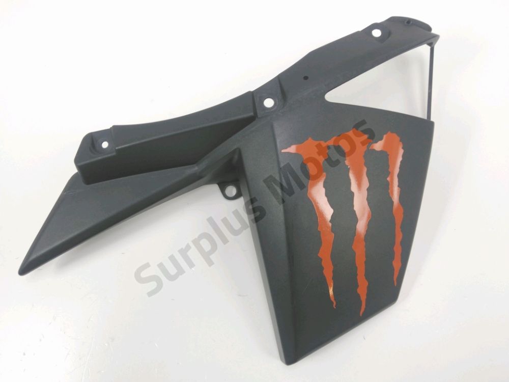 Carenage avant droit