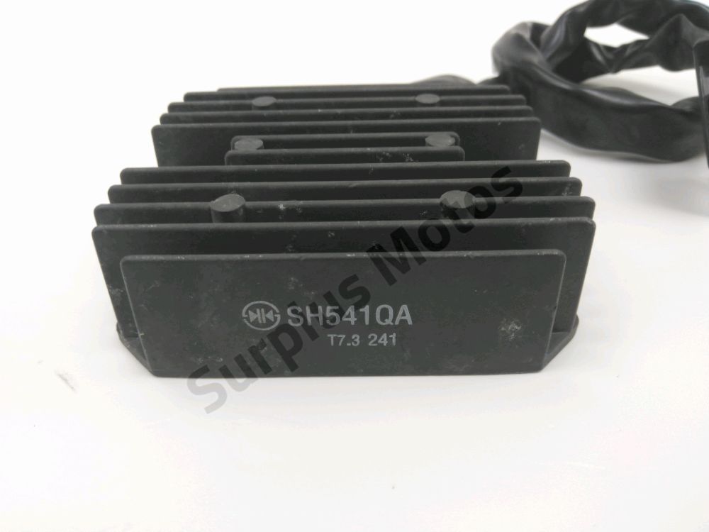 REGULATEUR DE TENSION
