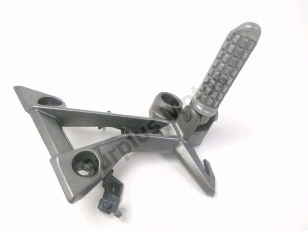 Platine et repose pieds arriere droit