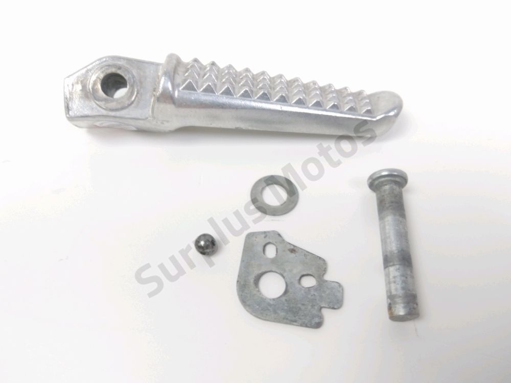 Repose pieds arriere gauche