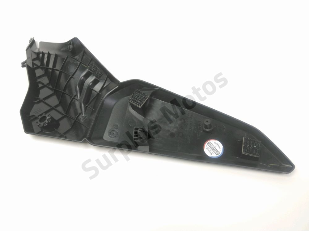 CACHE LATERAL GAUCHE