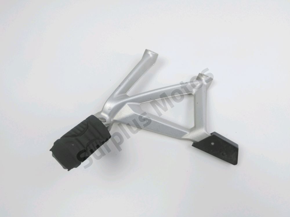 Platine et repose pieds arriere gauche