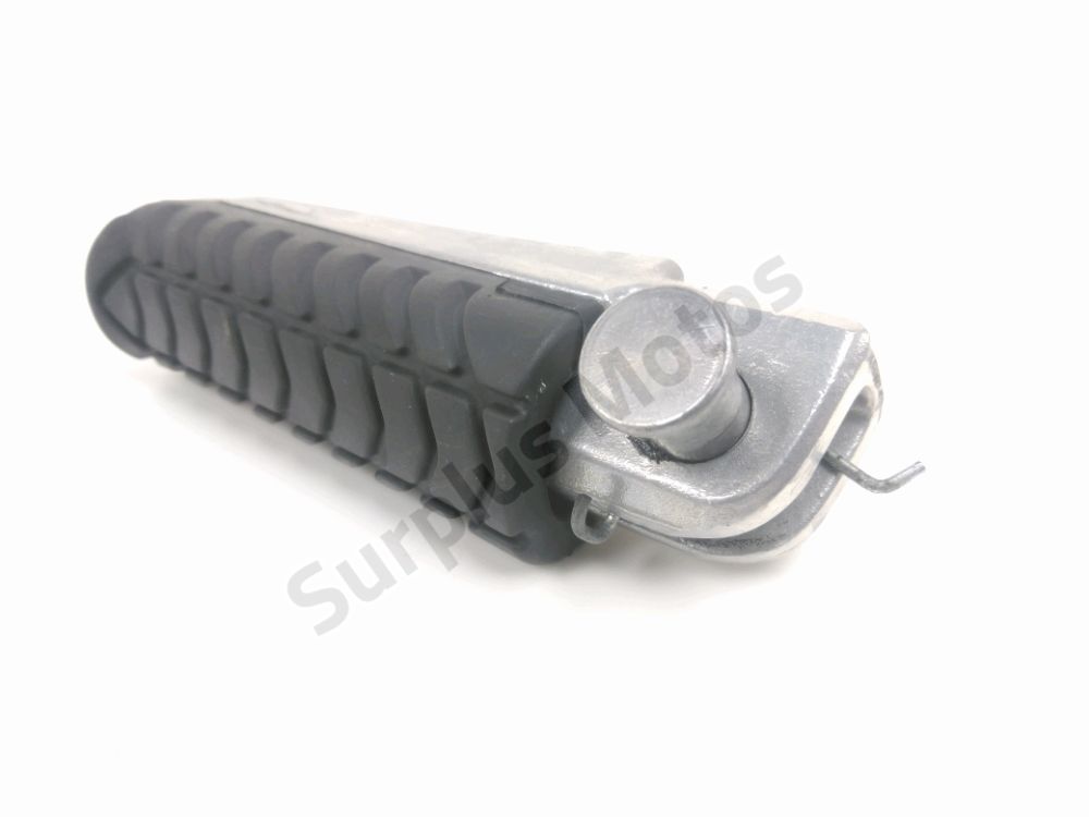 Repose pieds avant gauche