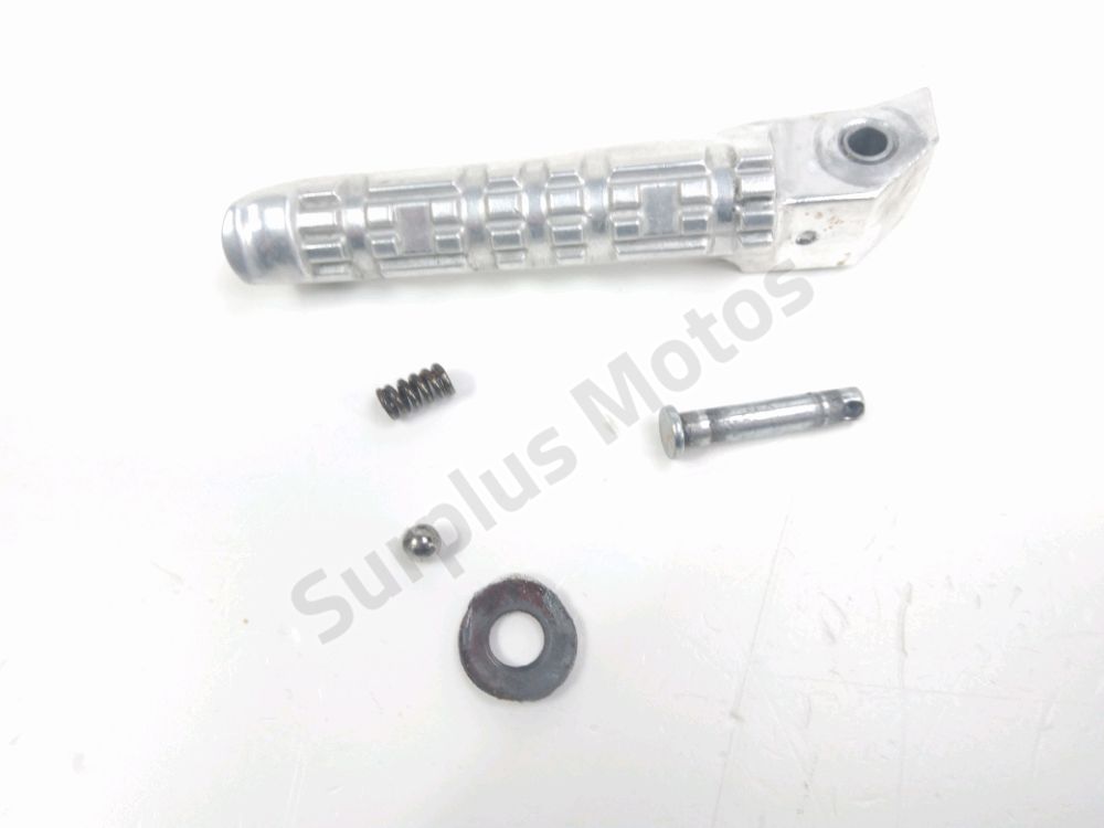 Repose pieds arriere gauche