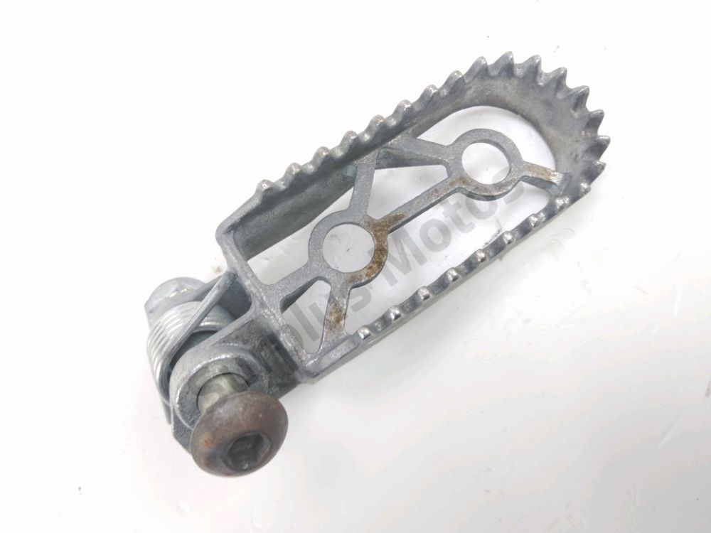 Repose pieds avant gauche