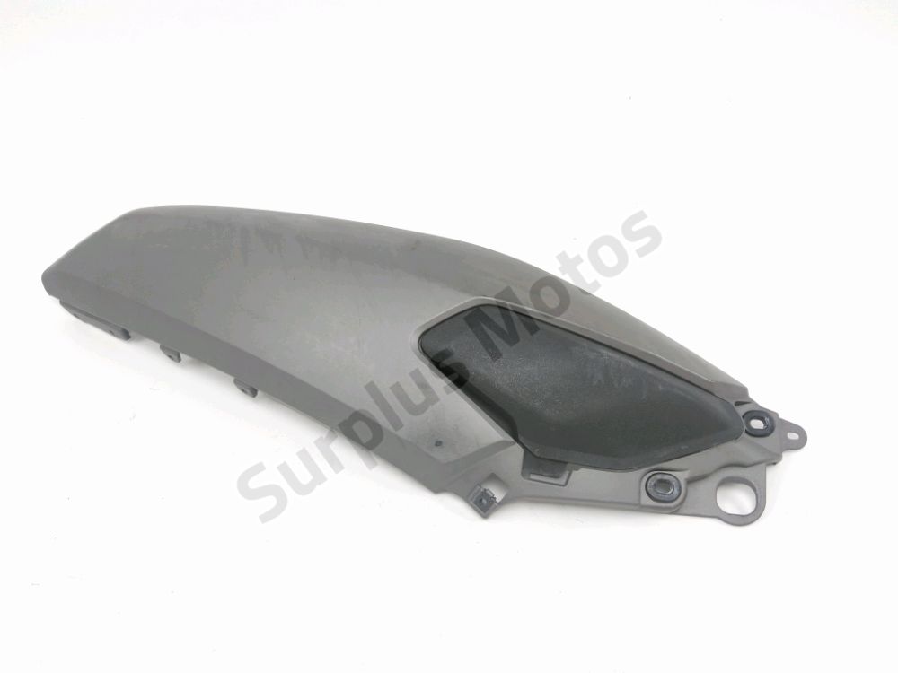 Carenage arriere droit