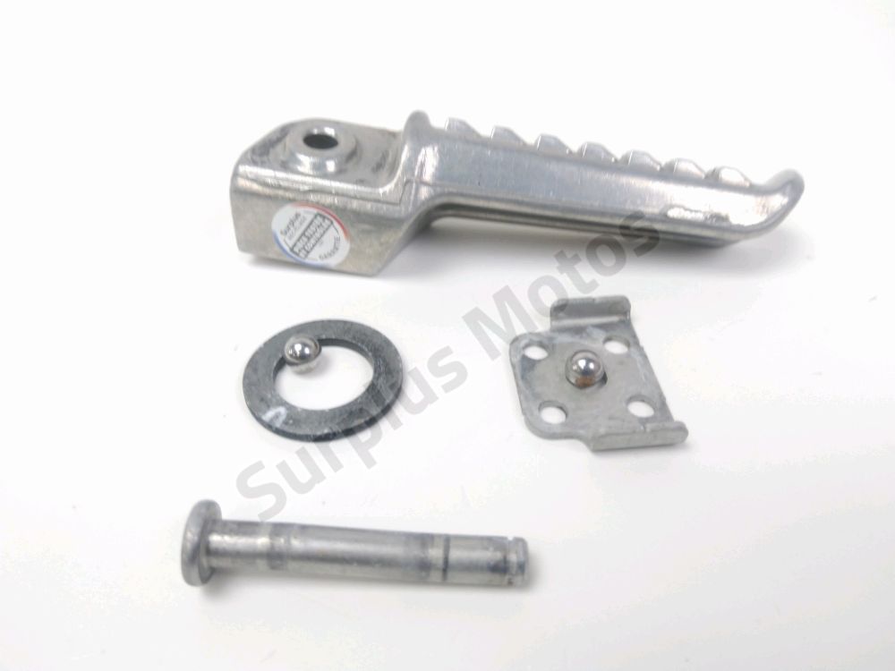 Repose pieds arriere gauche