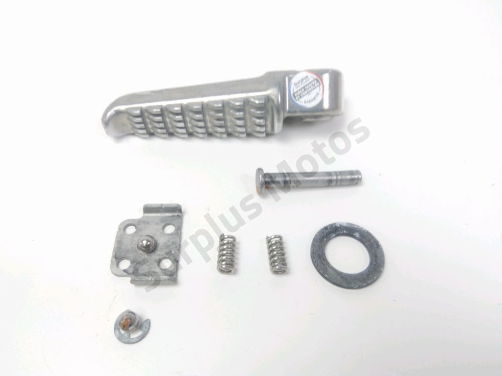 Repose pieds arriere droit