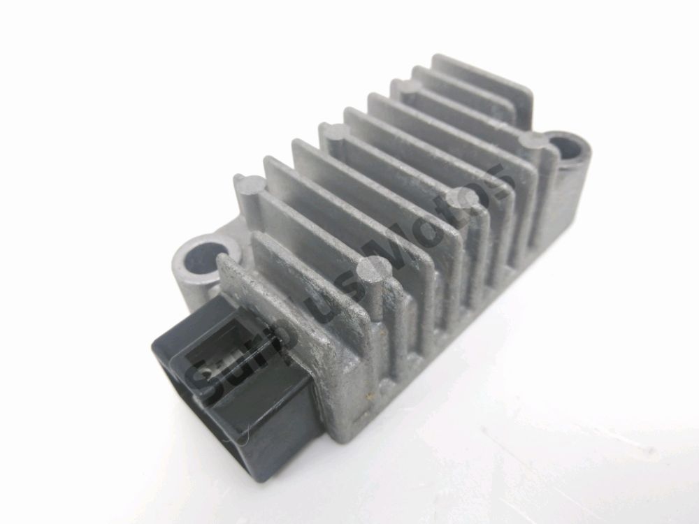REGULATEUR DE TENSION
