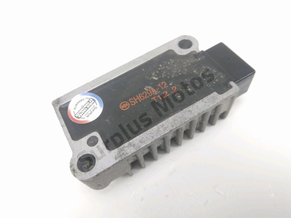 REGULATEUR DE TENSION