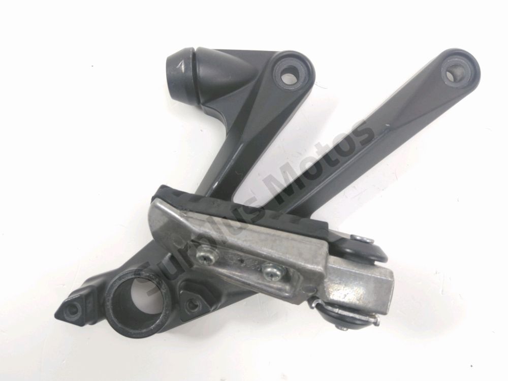 Platine et repose pieds arriere droit