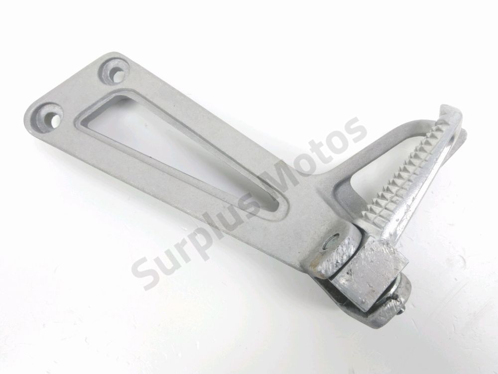 Platine et repose pieds arriere gauche